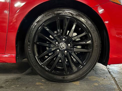 Used 2022 Toyota Camry SE w/ Audio Upgrade Package FWD image 9
