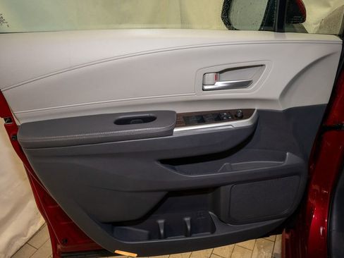 Used 2021 Toyota Sienna XLE image 12