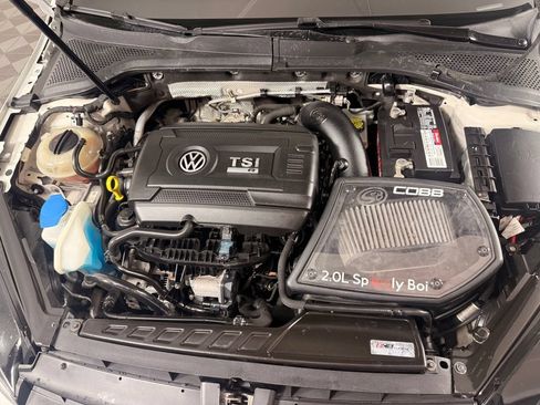 Used 2017 Volkswagen Golf R 4-Door AWD/4WD image 46