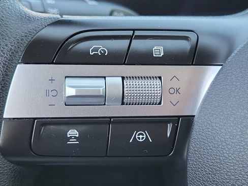 Certified 2025 Hyundai Tucson SE FWD image 8