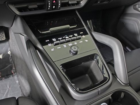 New 2026 Porsche Cayenne image 30