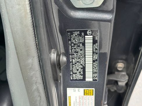 Used 2014 Toyota Prius V Five image 38