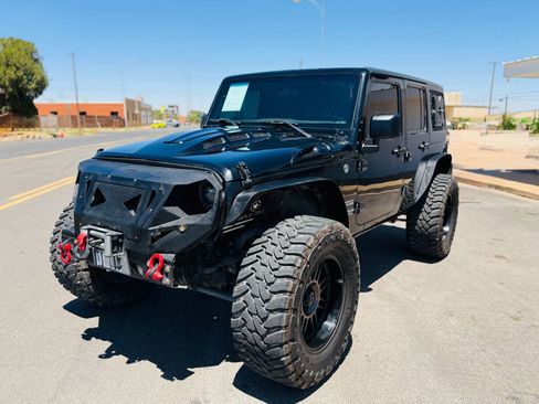Used 2017 Jeep Wrangler Unlimited Sport w/ Connectivity Group AWD/4WD image 9