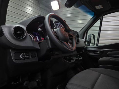 Used 2024 Mercedes-Benz Sprinter 4500 image 12