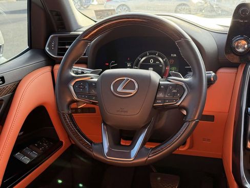 Used 2024 Lexus LX 600 4WD w/ Ultra Luxury Package image 9