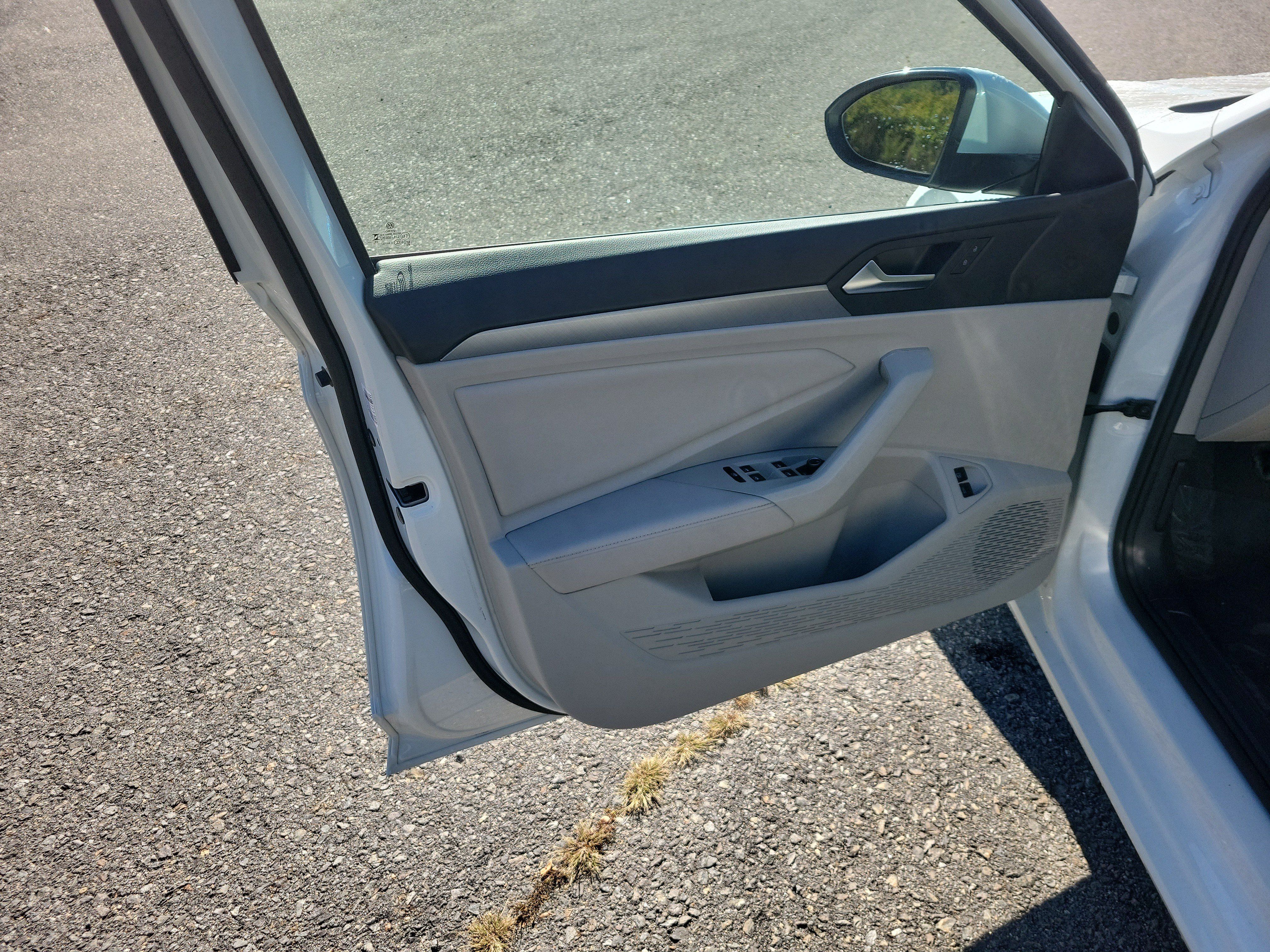 Used 2024 Volkswagen Jetta SE w/ Panoramic Sunroof Package FWD image 15