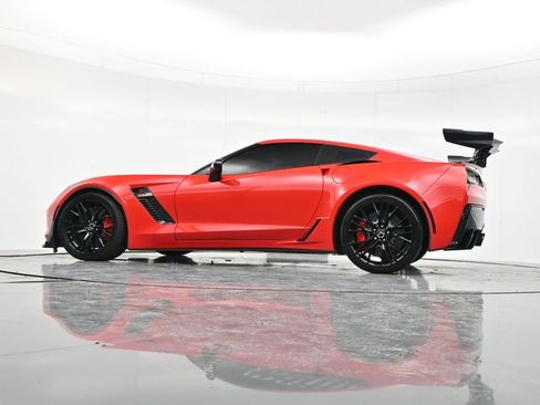 Used 2015 Chevrolet Corvette Z06 w/ 3LZ Preferred Equipment Group image 46
