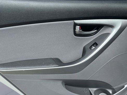 Used 2015 Hyundai Elantra SE w/ Option Group 02 image 12