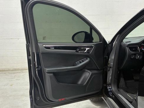Used 2015 Porsche Macan S AWD/4WD image 11