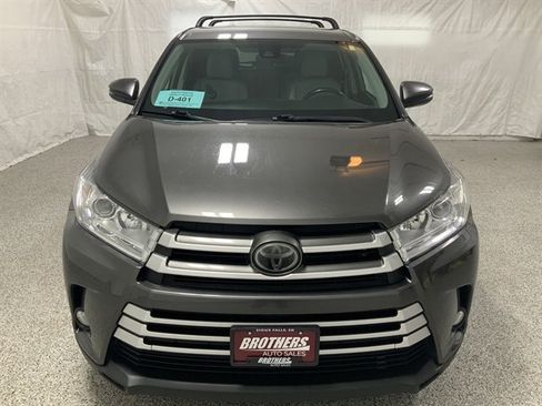 Used 2018 Toyota Highlander Plus image 3