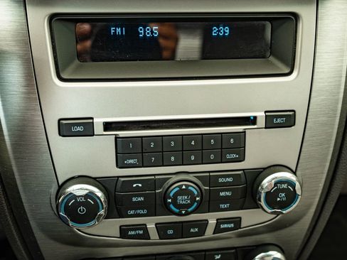 Used 2010 Ford Fusion SE FWD image 32