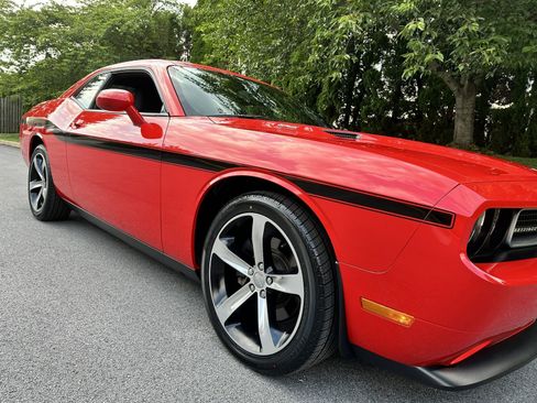 Used 2014 Dodge Challenger R/T w/ Electronics Convenience Group RWD image 52