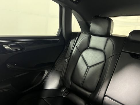 Used 2026 Porsche Macan AWD/4WD image 15