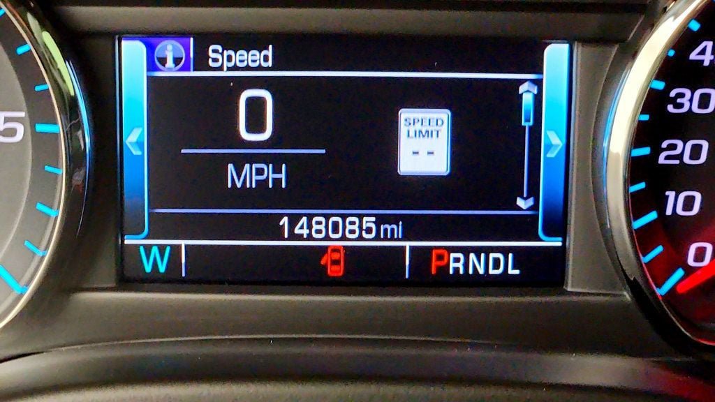 Used 2019 GMC Yukon XL SLT w/ Open Road Package AWD/4WD image 16