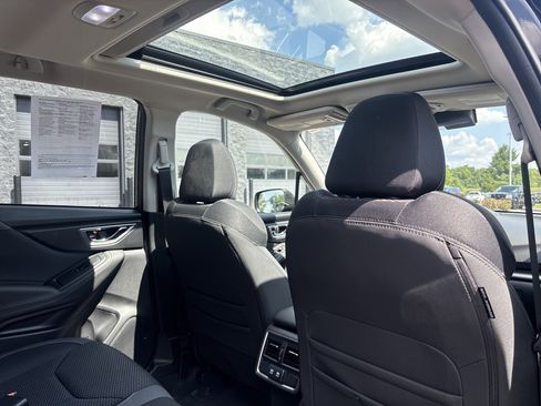Used 2024 Subaru Forester Premium AWD/4WD image 6