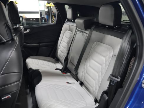 Used 2023 Ford Escape SE w/ PHEV Premium Package FWD image 34