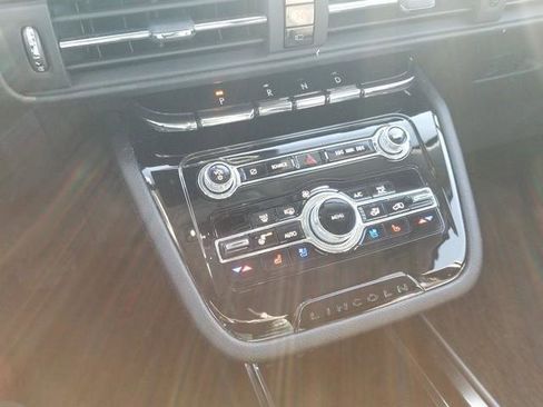 Used 2022 Lincoln Corsair AWD w/ Equipment Group 101A image 19
