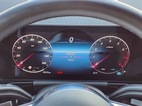 Used 2025 Mercedes-Benz GLA 250 4MATIC image 11