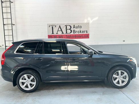 Used 2021 Volvo XC90 T6 Momentum w/ Advanced Package AWD/4WD image 2