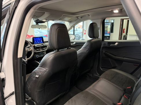 Used 2021 Ford Escape SEL w/ SEL Stealth AWD Package image 22