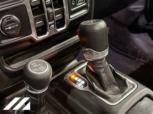 Used 2023 Jeep Gladiator Sport image 17