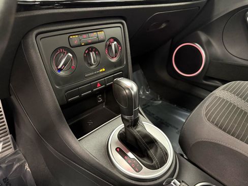 Used 2012 Volkswagen Beetle 2.0T image 17