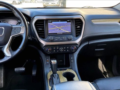 Used 2019 GMC Acadia Denali image 7