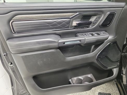 Used 2025 RAM 1500 Limited AWD/4WD image 22