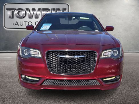 Used 2018 Chrysler 300 S w/ S Model Appearance Package image 9