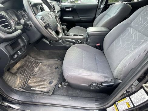 Used 2016 Toyota Tacoma TRD Off-Road w/ Towing Package AWD/4WD image 13