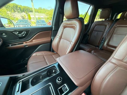 Used 2025 Lincoln Aviator Reserve AWD/4WD image 26