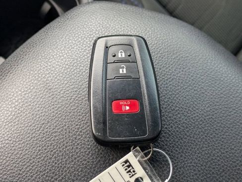 Used 2023 Toyota RAV4 SE image 33