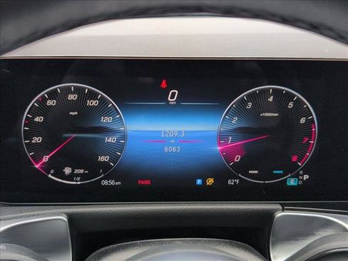 Used 2026 Mercedes-Benz GLB 250 4MATIC image 11