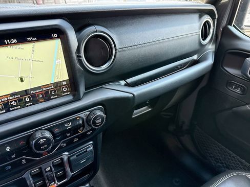 Used 2021 Jeep Wrangler Unlimited Sahara w/ Cold Weather Group AWD/4WD image 24