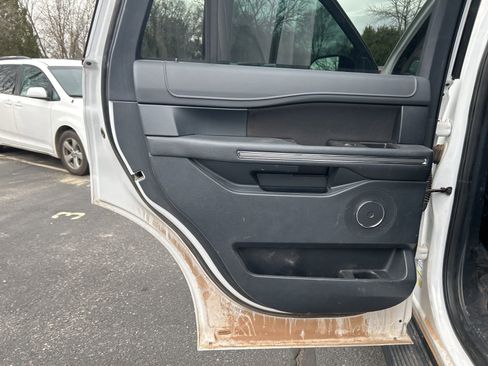 Used 2022 Ford Expedition XL image 17