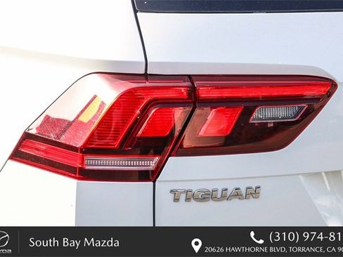 Used 2018 Volkswagen Tiguan S image 9