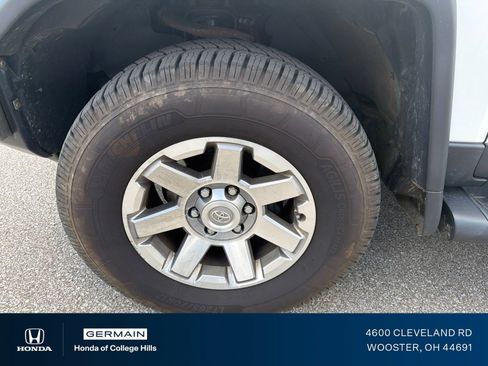 Used 2014 Toyota FJ Cruiser 4WD w/ Upgrade Package image 10