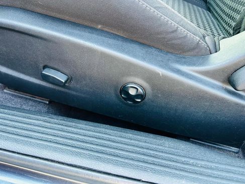 Used 2017 Dodge Challenger R/T RWD image 17