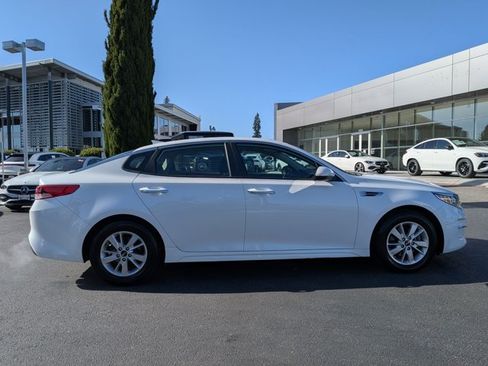 Used 2016 Kia Optima LX FWD image 4