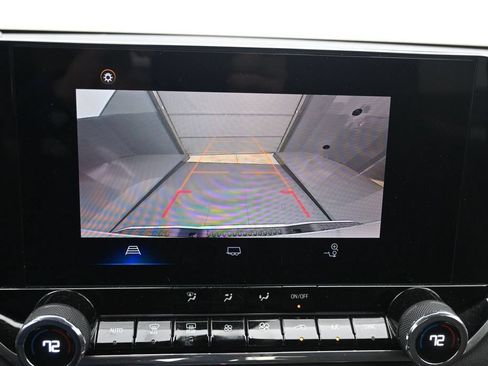 Used 2024 Chevrolet Colorado LT w/ LT Convenience Package RWD image 11