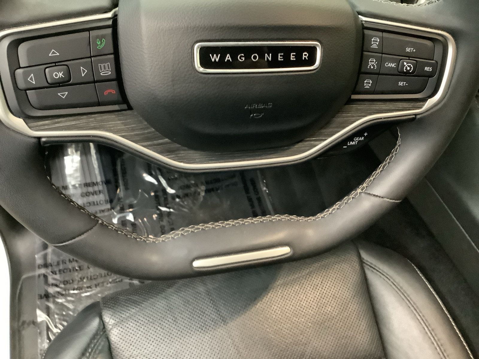 Used 2022 Jeep Wagoneer Series II AWD/4WD image 15