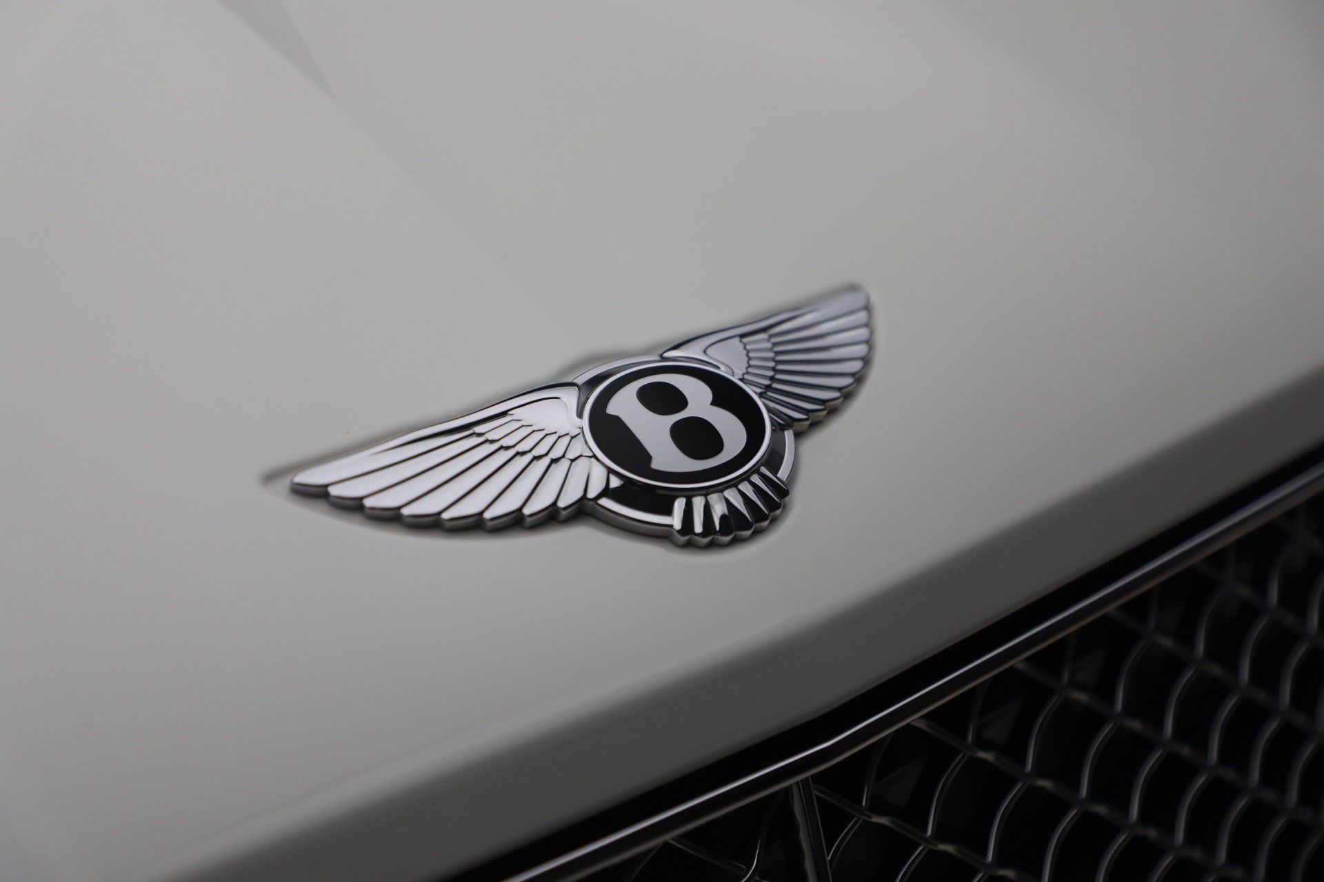 Certified 2022 Bentley Bentayga AWD/4WD image 13
