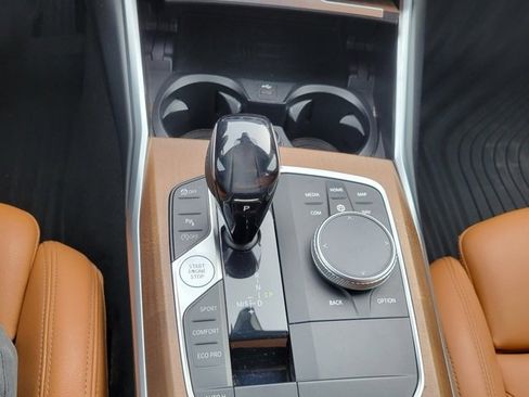 Used 2019 BMW 330i Sedan w/ Premium Package image 11