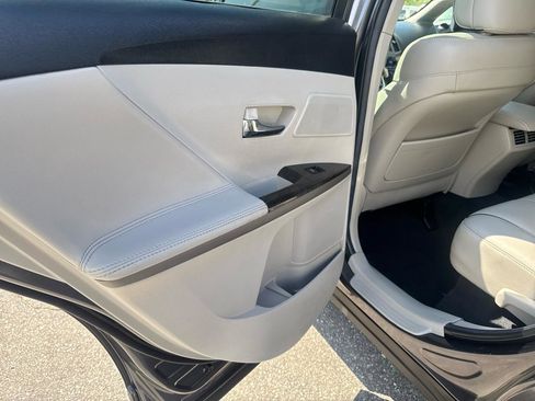Used 2014 Toyota Venza XLE w/ XLE Premium Package AWD/4WD image 39