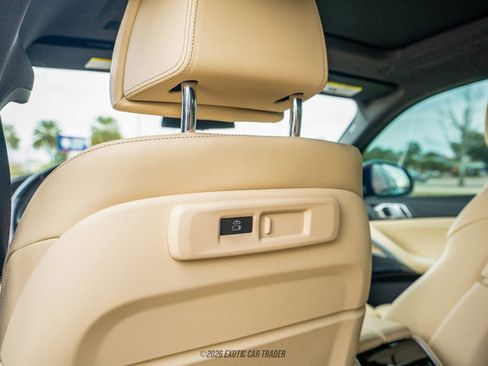 Used 2022 BMW X6 xDrive40i w/ M Sport Package image 30