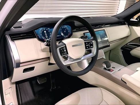 New 2026 Land Rover Range Rover Long Wheelbase SE image 7
