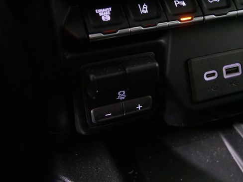 Used 2020 GMC Sierra 2500 Denali w/ Denali Ultimate Package image 28