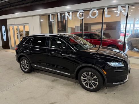 Used 2023 Lincoln Nautilus AWD w/ Premium Package image 3