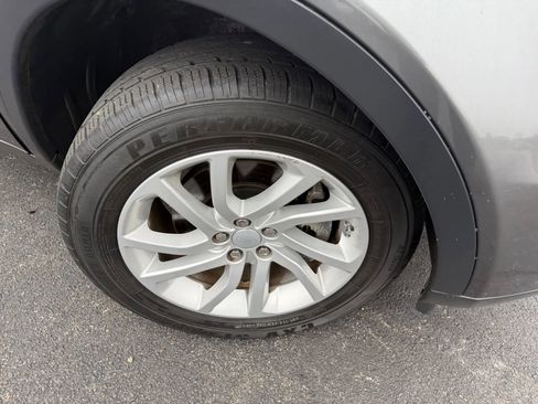 Used 2018 Land Rover Discovery Sport HSE image 52