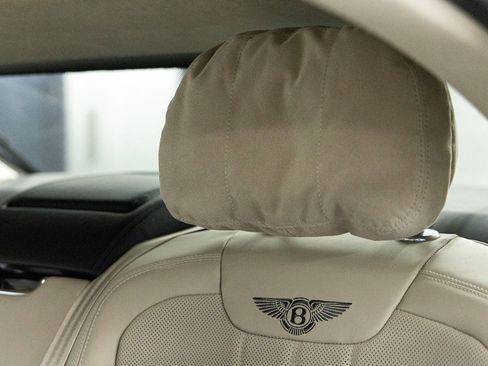 Used 2023 Bentley Flying Spur V8 image 36